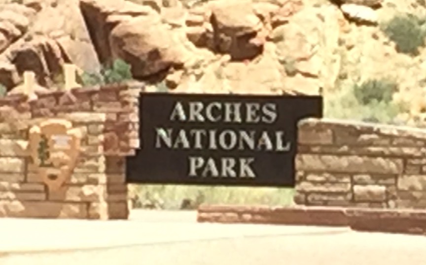 1 Arches NP sign