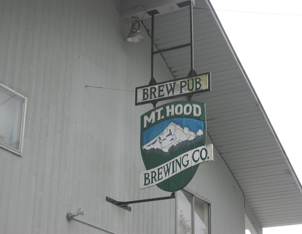 15 Mt Hood Pub