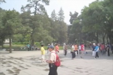 dancing-at-jingshan-park