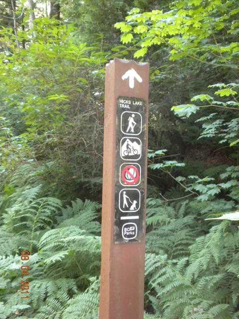 Hicks Lake trail sign